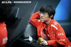 九游-Doinb迎来十赛季高光表现，TES球迷沸腾！的简单介绍