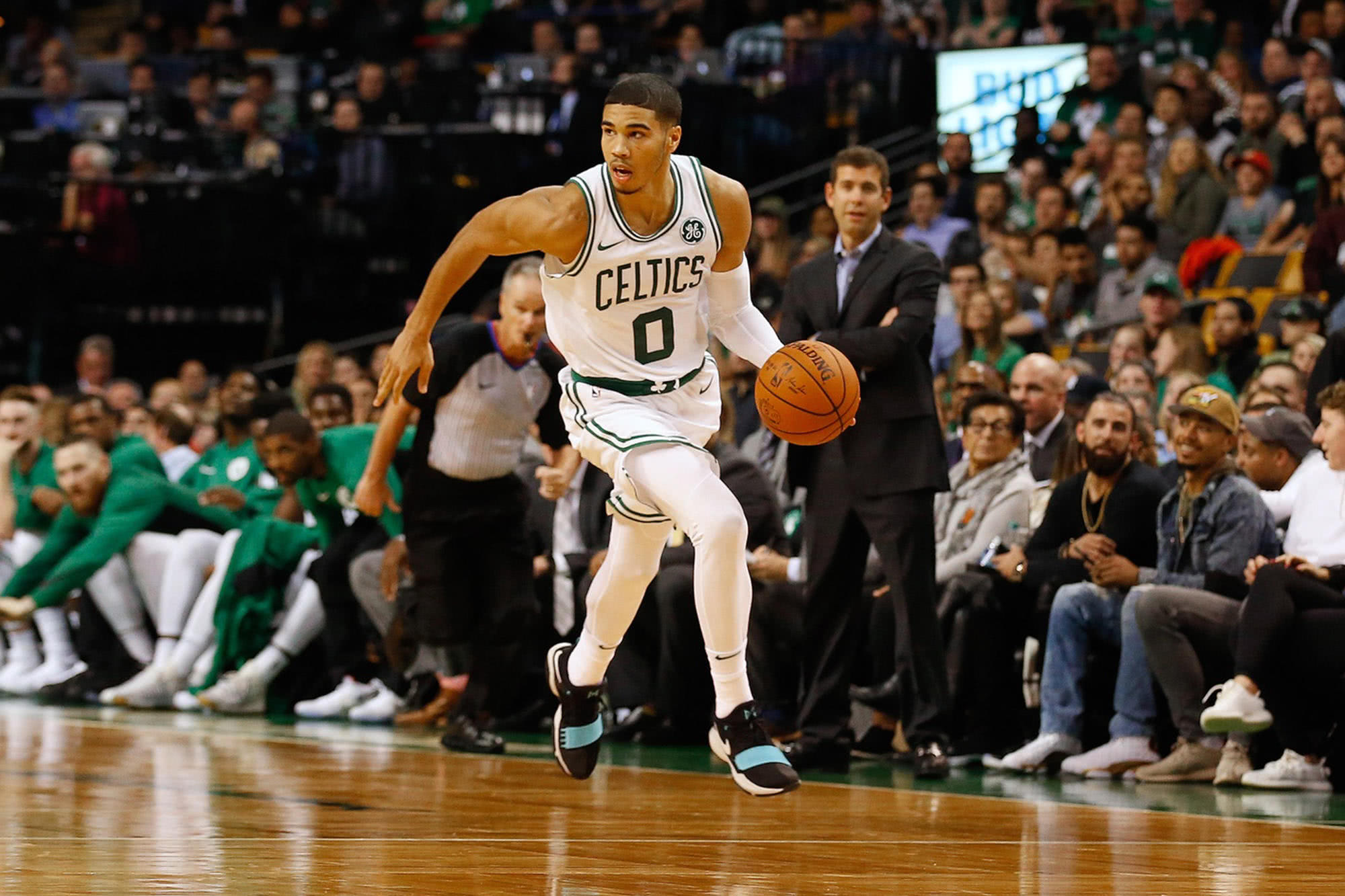 包含塔图姆连续十二场比赛得分超过赛事规则更新，中国队挑战极限！的词条